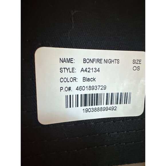 NWT Travis Mathew "Kiss The Cook" Adjustable Black Baseball Cap - Picture 7 of 7